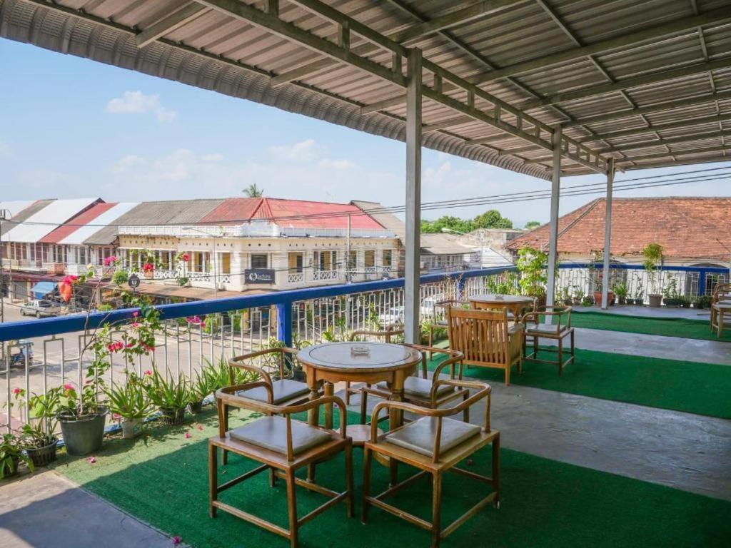 Kfg Guesthouse Thakhek Dış mekan fotoğraf
