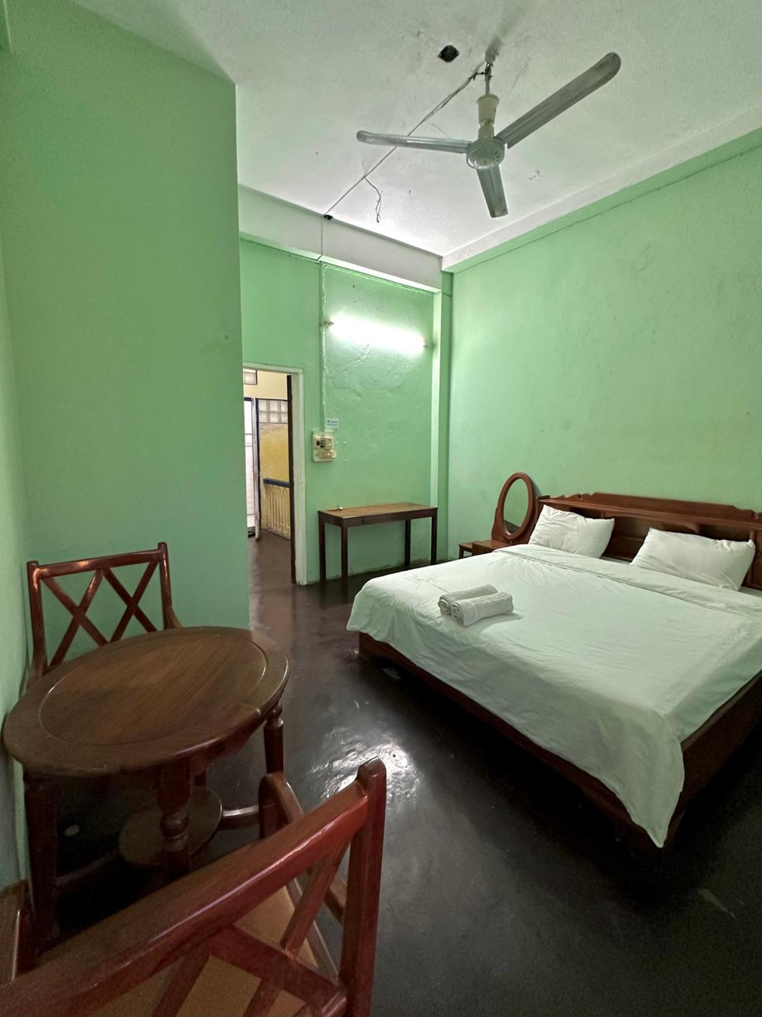 Kfg Guesthouse Thakhek Dış mekan fotoğraf