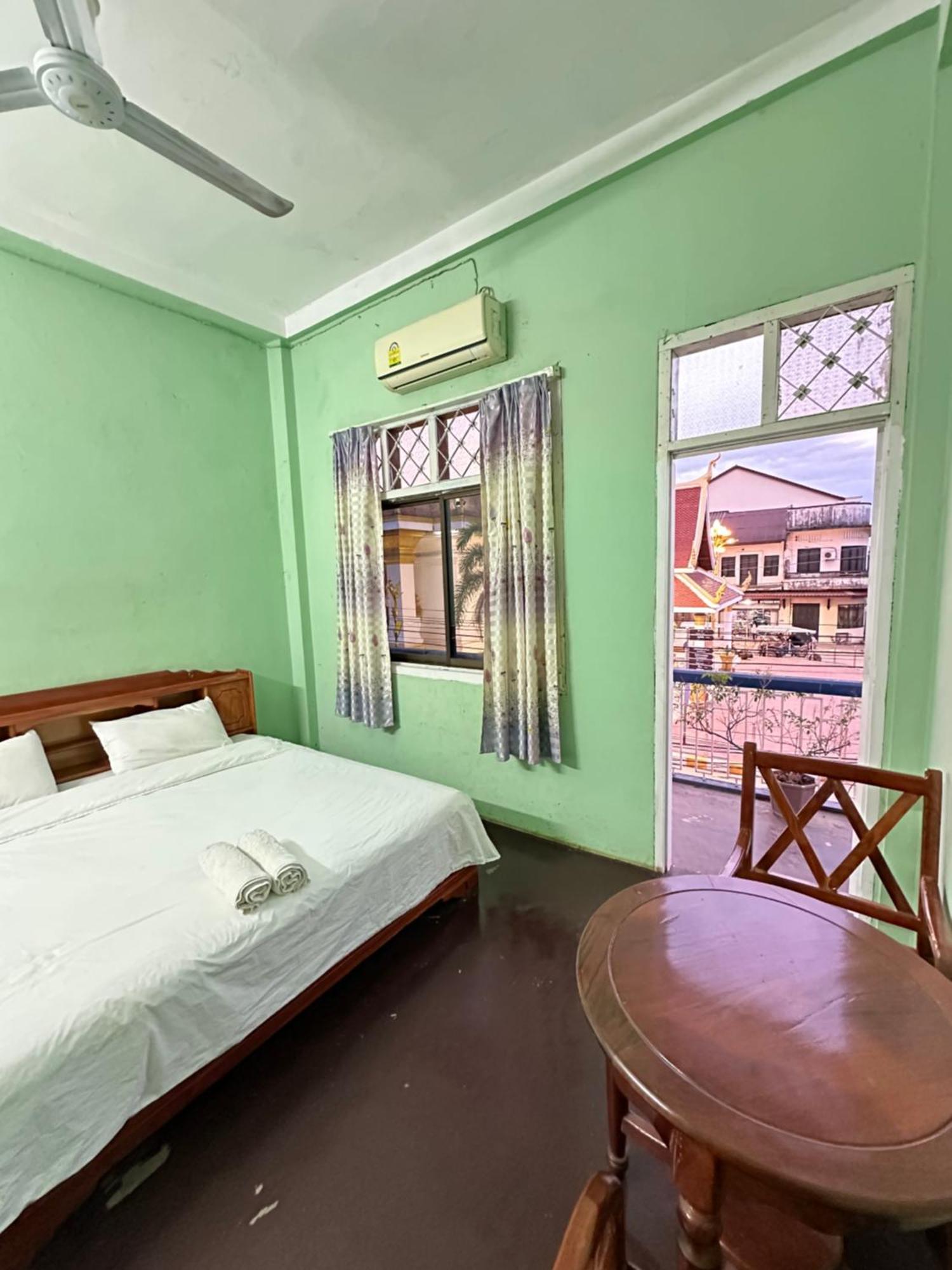 Kfg Guesthouse Thakhek Dış mekan fotoğraf