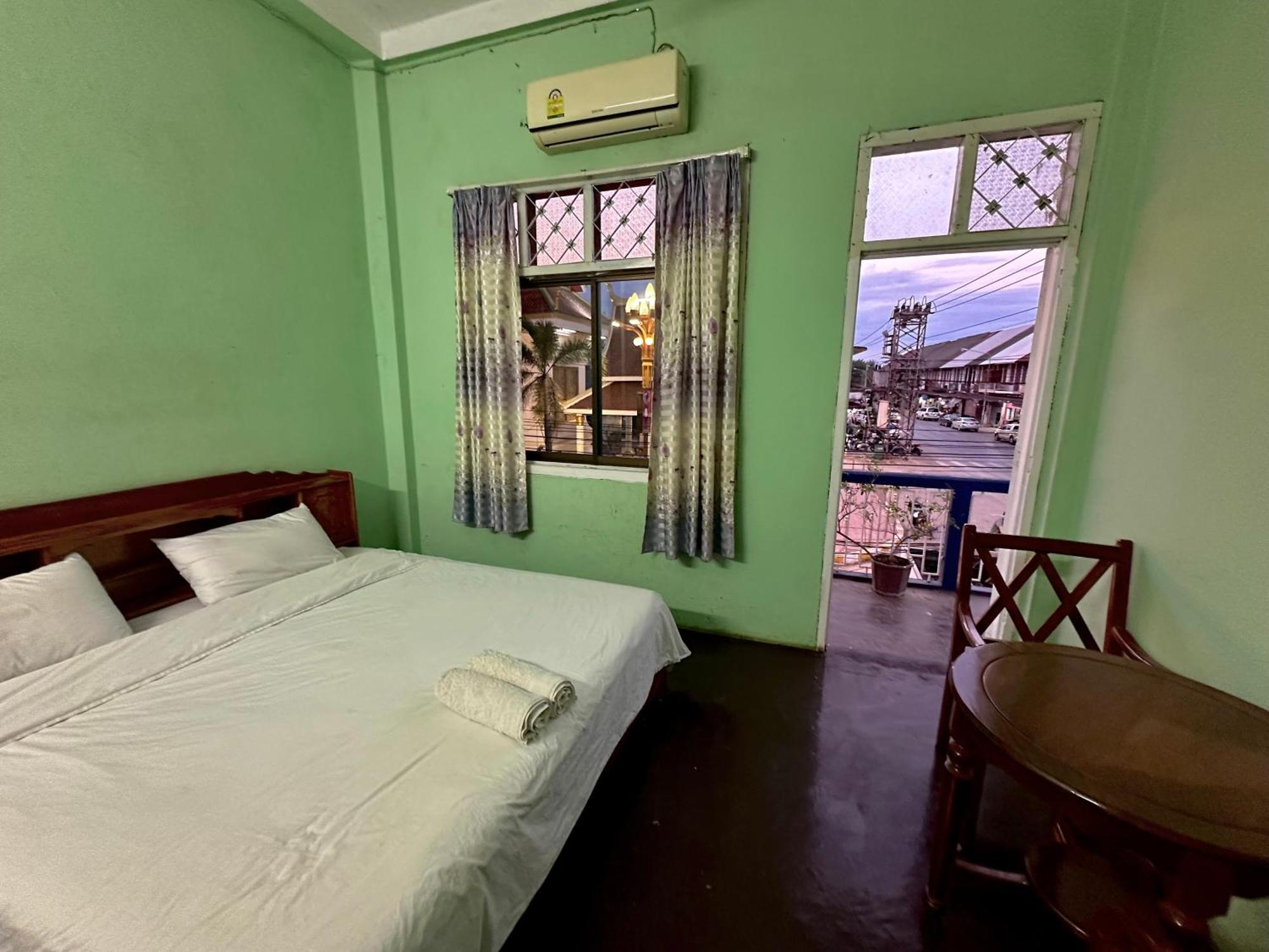 Kfg Guesthouse Thakhek Dış mekan fotoğraf